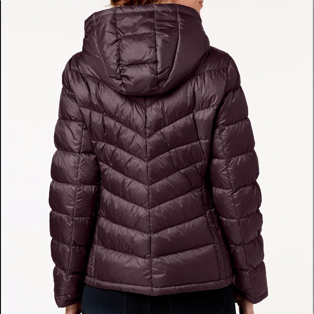 ⭐️HP⭐️ New MK Packable Jacket - Picture 2 of 2